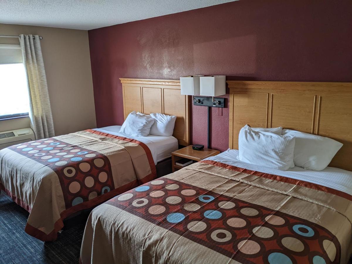 Super 8 By Wyndham Baxter/Brainerd Area Hotel Exterior photo