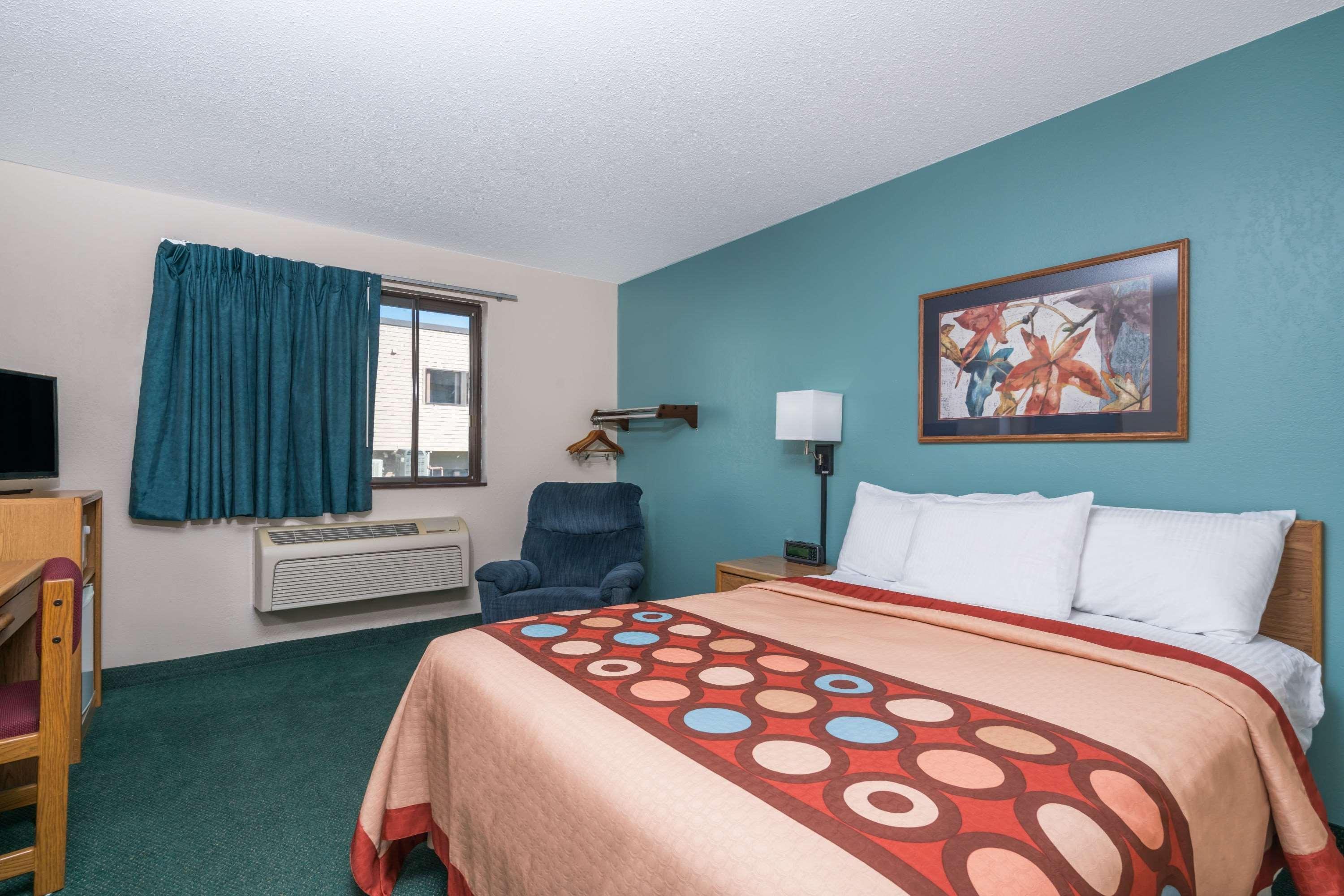 Super 8 By Wyndham Baxter/Brainerd Area Hotel Exterior photo