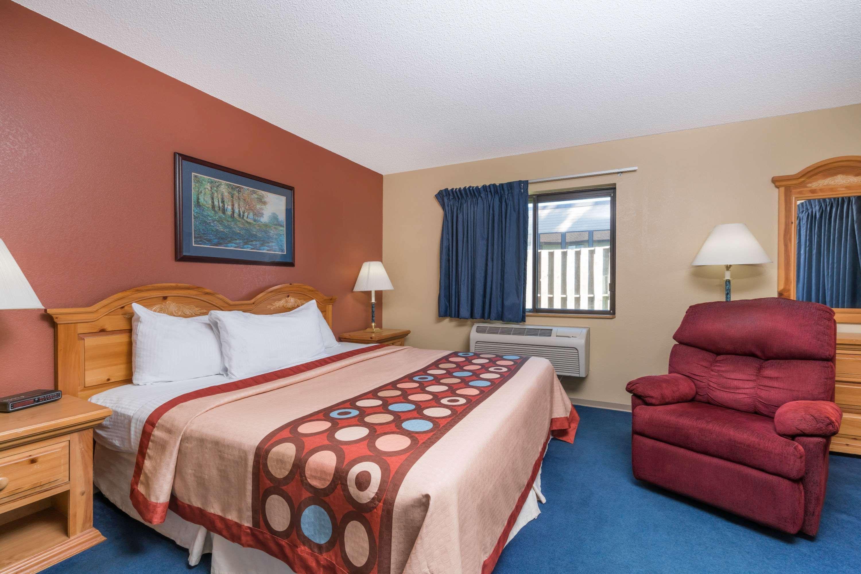 Super 8 By Wyndham Baxter/Brainerd Area Hotel Exterior photo