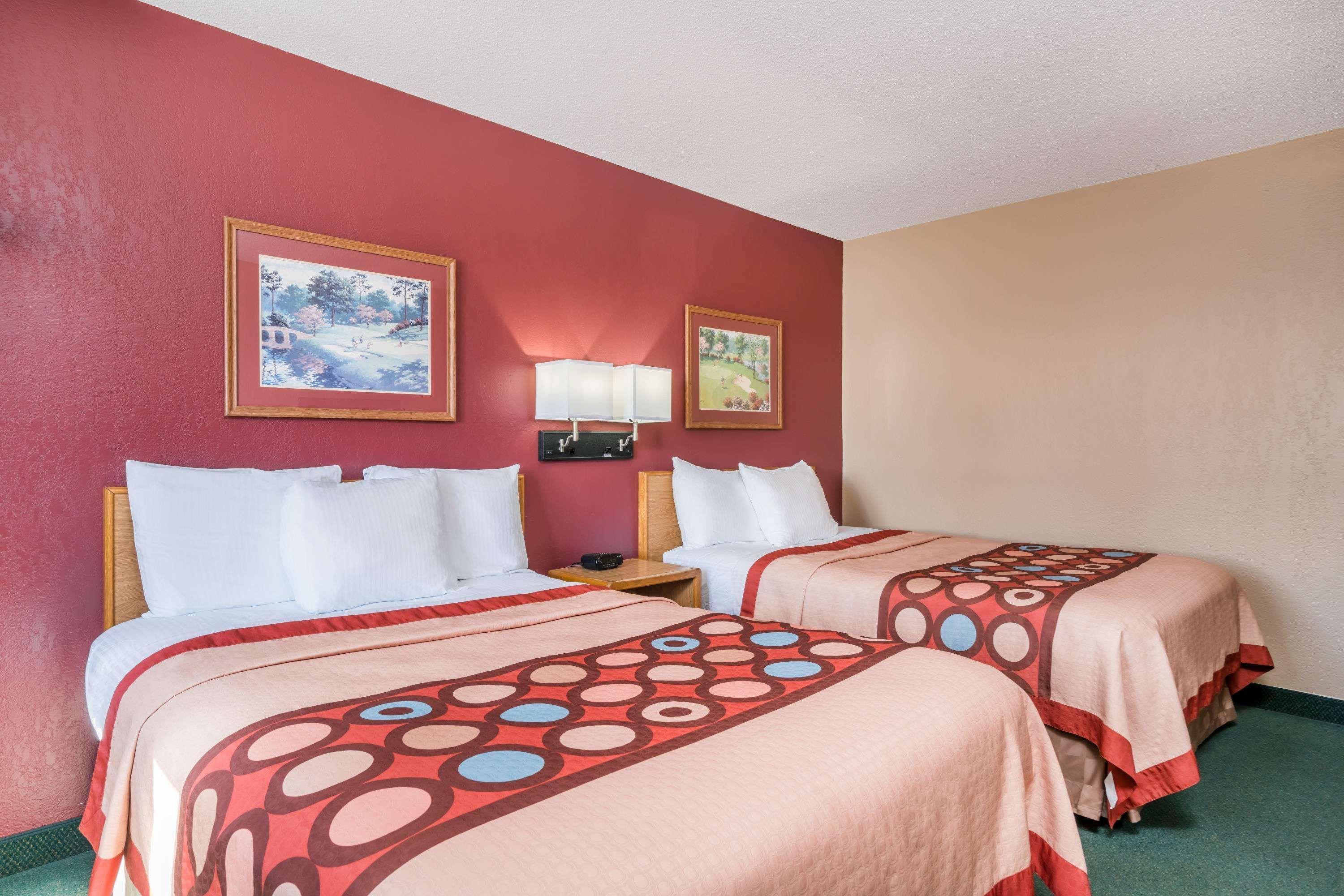 Super 8 By Wyndham Baxter/Brainerd Area Hotel Exterior photo