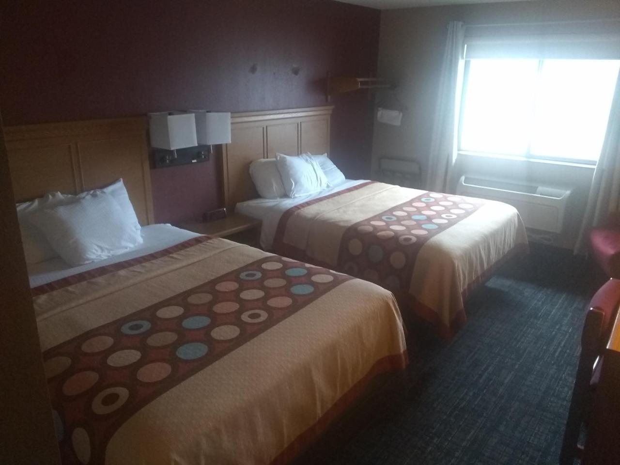 Super 8 By Wyndham Baxter/Brainerd Area Hotel Exterior photo